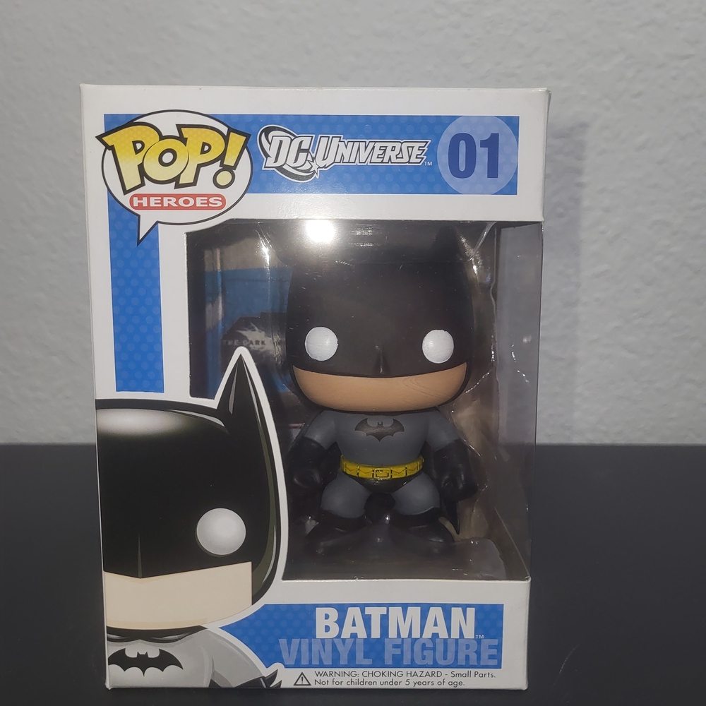 Funko Pop! Heroes Batman Vinyl Figure - 01